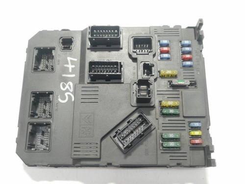 CAJA RELES / FUSIBLES Peugeot 407 SW 