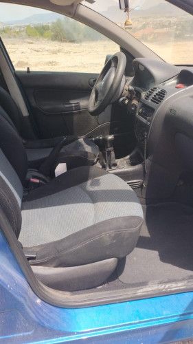 PEUGEOT 206 — vehículo donante para recambios 
