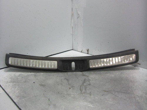  EMBELLECEDOR TOYOTA AVENSIS CROSS SPORT (T27) 