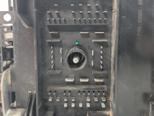  CAJA RELES / FUSIBLES Opel ASTRA J BERLINA 5P 