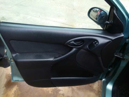  FORD FOCUS BERLINA (CAK) 