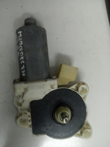 MOTOR ELEVALUNAS DELANTERO DERECHO Mercedes-Benz CLASE E (BM 211) BERLINA 