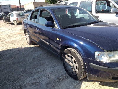 VOLKSWAGEN PASSAT BERLINA (3B2)