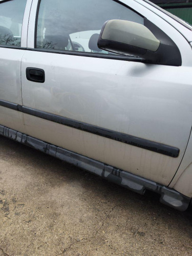 PUERTA DELANTERA DERECHA de segunda mano