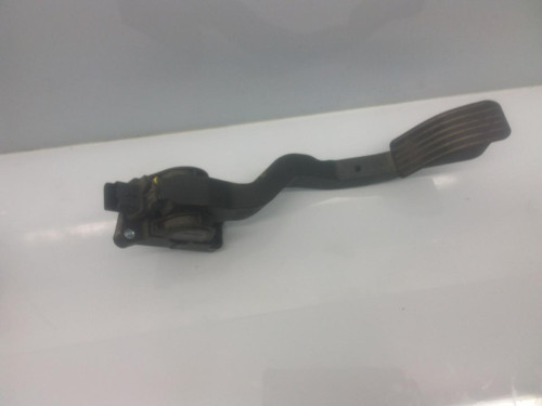PEDAL ACELERADOR 
