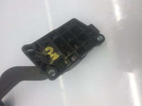 PEDAL ACELERADOR 