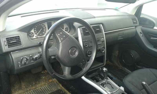 MERCEDES-BENZ CLASE B (BM 245) — vehículo donante para recambios 