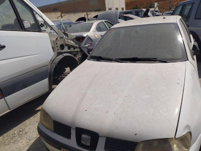 SEAT CORDOBA BERLINA (6K2)