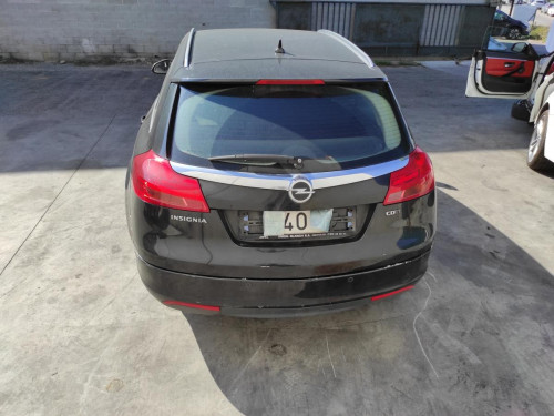 OPEL INSIGNIA SPORTS TOURER — vehículo donante para recambios 
