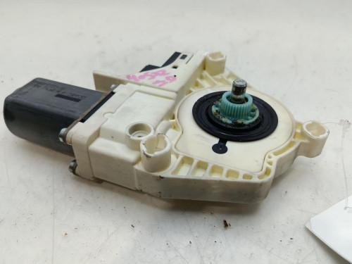 MOTOR ELEVALUNAS DELANTERO IZQUIERDO Audi A6 BERLINA (4F2) 