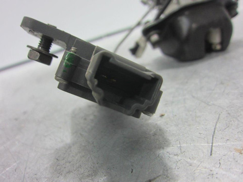 CERRADURA MALETERO / PORTON NISSAN ALMERA TINO (V10M) 