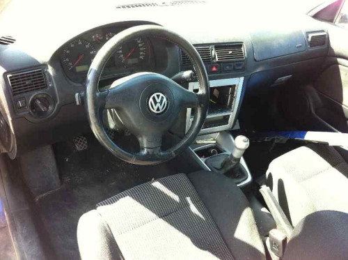 VOLKSWAGEN GOLF IV BERLINA (1J1)(10.1997) — vehículo donante para recambios 