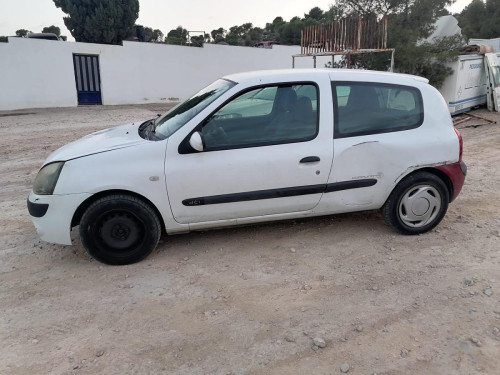 RENAULT CLIO II FASE II (B/CB0) — vehículo donante para recambios 