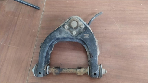 BRAZO SUSPENSION INFERIOR DELANTERO DERECHO MITSUBISHI MONTERO (V20/V40) 