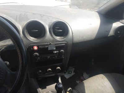 SEAT CORDOBA BERLINA (6L2)