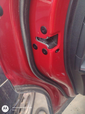 CERRADURA PUERTA TRASERA IZQUIERDA