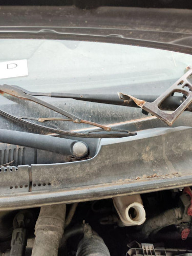 MOTOR LIMPIA DELANTERO KIA CARNIVAL 