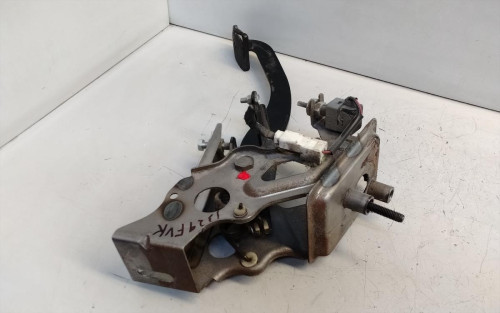 PEDAL FRENO KIA CARNIVAL 