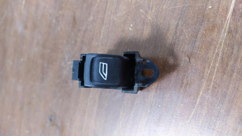 MANDO ELEVALUNAS TRASERO DERECHO LAND ROVER FREELANDER (LR2) 