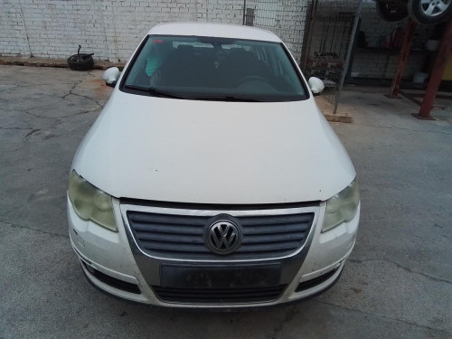  VOLKSWAGEN PASSAT BERLINA (3C2) 