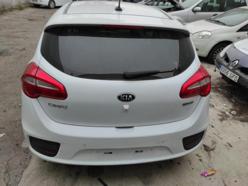 KIA CEED (JD) — vehículo donante para recambios 