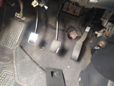 PEDAL EMBRAGUE