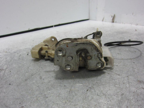  CERRADURA PUERTA DELANTERA IZQUIERDA, TOYOTA, YARIS (NCP1/NLP1/SCP1) 