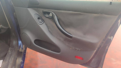 SEAT TOLEDO (1M2)