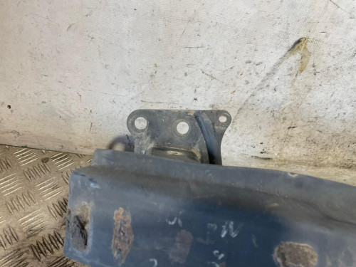 REFUERZO PARAGOLPES DELANTERO 