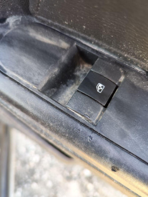 MANDO ELEVALUNAS DELANTERO DERECHO