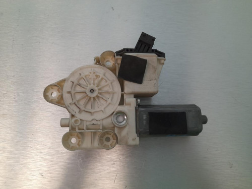  MOTOR ELEVALUNAS DELANTERO DERECHO OPEL VECTRA C BERLINA 