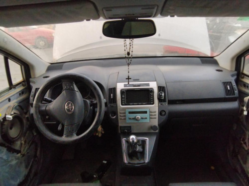  TOYOTA COROLLA VERSO (R1) 