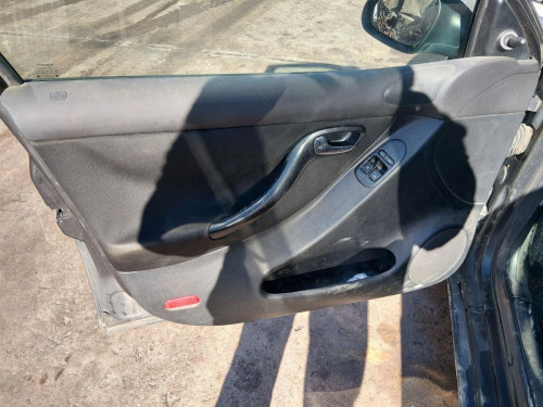 SEAT LEON (1M1) — автомобиль-донор на запчасти 