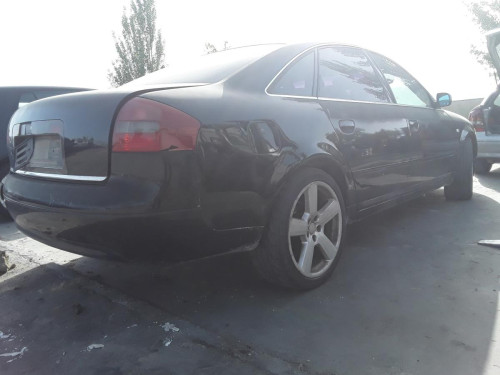  AUDI A6 BERLINA (4B2) 