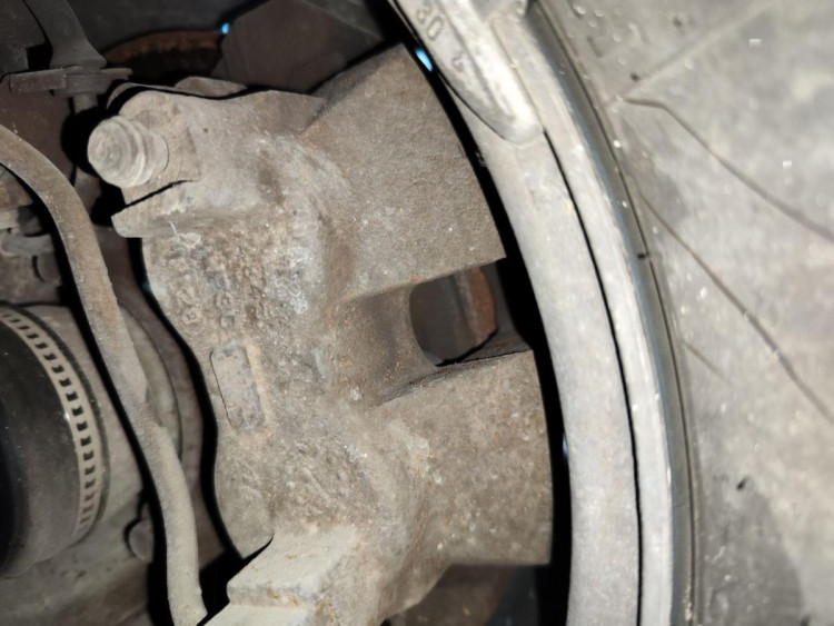 PINZA DE FRENO DELANTERA DERECHA