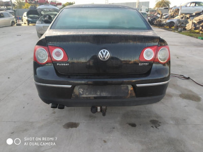 VOLKSWAGEN PASSAT BERLINA (3C2)