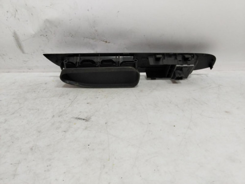 MANDO ELEVALUNAS DELANTERO IZQUIERDO Seat CORDOBA BERLINA (6L2) 