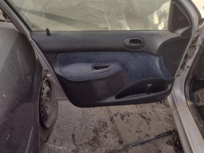 MANETA INTERIOR DELANTERA IZQUIERDA