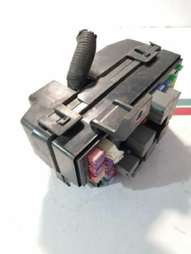  CAJA RELES / FUSIBLES HYUNDAI TRAJET (FO) 
