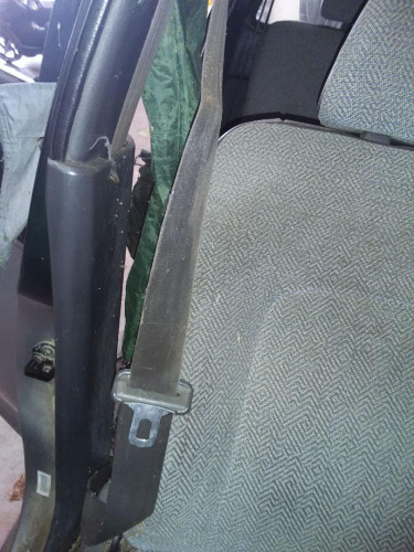 CINTURON SEGURIDAD DELANTERO DERECHO Mitsubishi L200 (K70) 