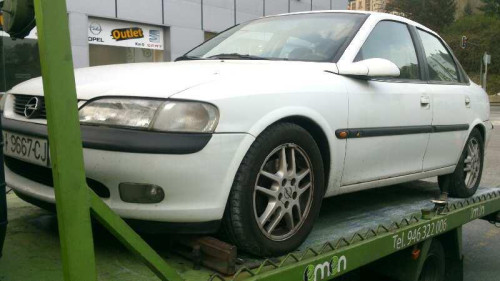  OPEL VECTRA B BERLINA 