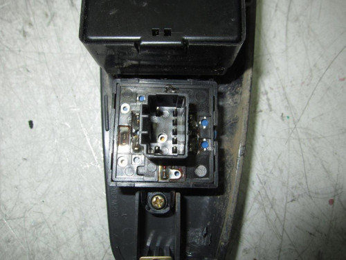 MANDO ELEVALUNAS DELANTERO IZQUIERDO Kia CERATO (LD) 