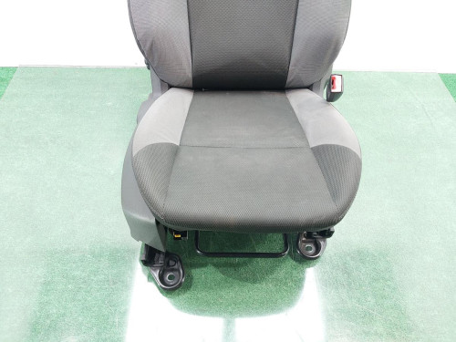 ASIENTO DELANTERO DERECHO FORD FOCUS BERLINA (CB8) 