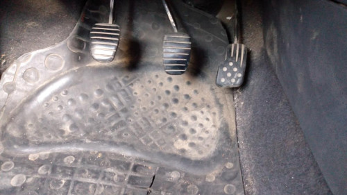 RENAULT CLIO II FASE II (B/CB0) — vehículo donante para recambios 