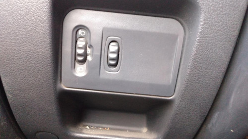 RENAULT CLIO II FASE II (B/CB0) — vehículo donante para recambios 