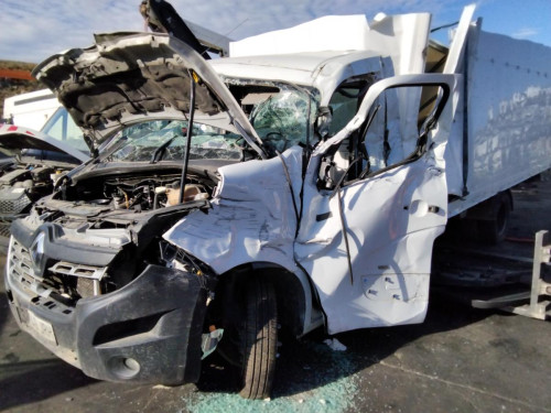  RENAULT MASTER III VOLQUETE DOBLE CABINA 