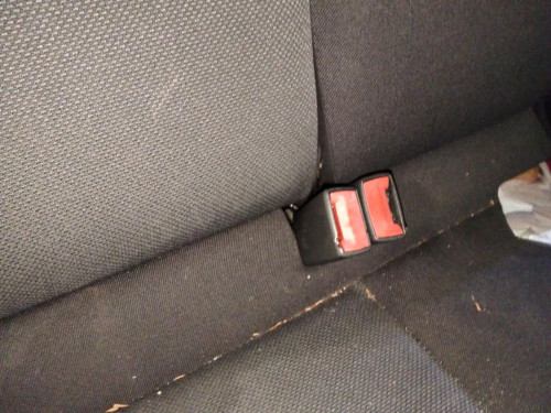 ENGANCHE CINTURON TRASERO CENTRAL Opel ASTRA H BERLINA 