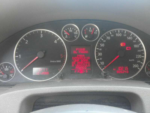  AUDI A6 BERLINA (4B2) 