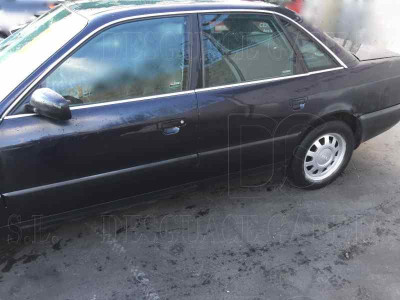 AUDI A6 BERLINA (C4)