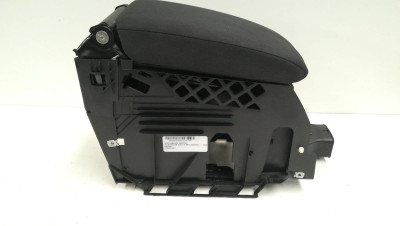 APOYABRAZOS CENTRAL, VOLKSWAGEN, GOLF VI (5K1)(10.2008)